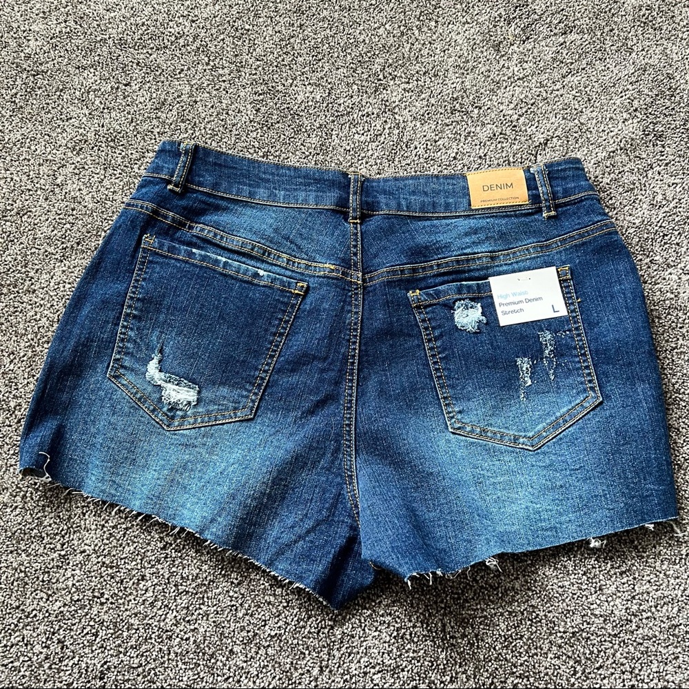SOLD!! NWT Love tree denim shorts. - Picture 2 of 5